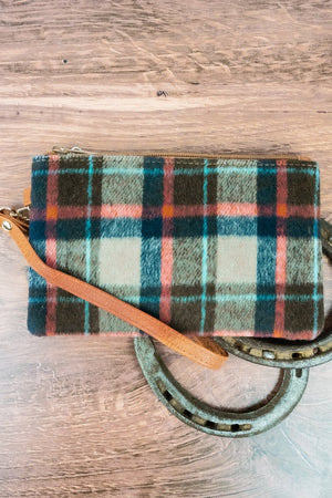 BE CLEVER AUTUMN HIKE WRISTLET POUCH, BEIGE